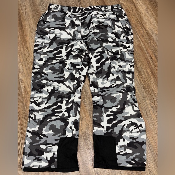 Arctix Black and Camouflage Snow Pants bundle of two😎❄️ Size 4X - Picture 3 of 16